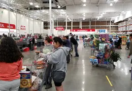 COVID-19 Lines Costco 20200402 02
