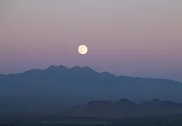 Moon 20251006 04
