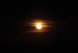 Moon n Clouds 20091203 0004