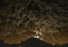 Moon n Clouds 20231026 02