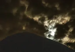 Moon n Clouds 20231026 04