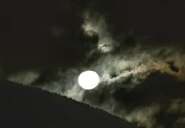Moon n Clouds 20231026 08