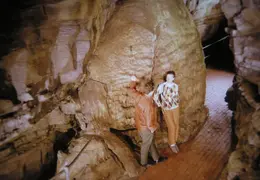 Howe Cavern 03