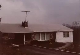 Moms Sparrowbush Home 1979 02