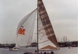 Americas Cup Yacht 1985 02