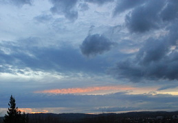 clouds n sunset 20100205 06
